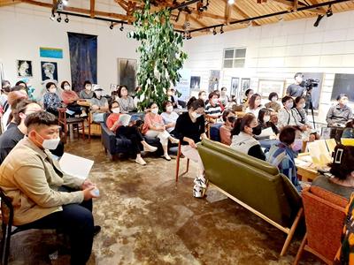 사천시가족지원센터는 지난 23일 카페 정미소에서 사천시민을 대상으로 한부모가족 정책 토크 ‘다시 빛나게’를 개최했다.
