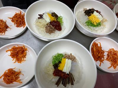 비빔밥, 도라지.더덕 생채